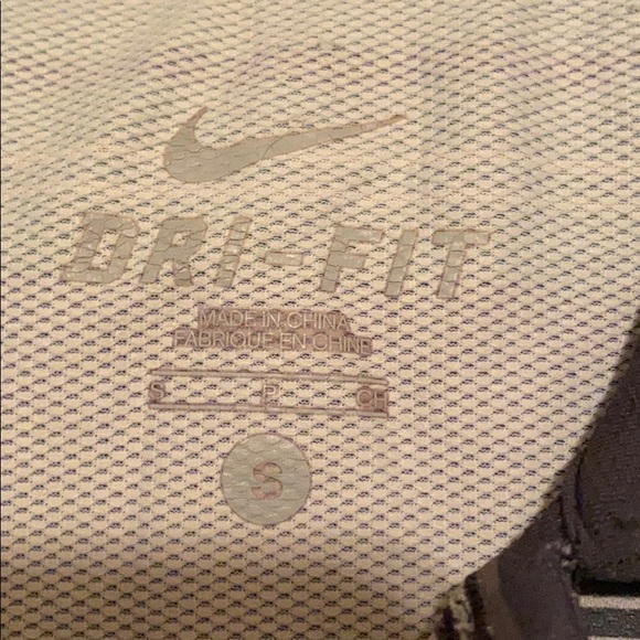 Nike Dry-Fit Men’s Collared Striped Shirt - Picture 7 of 9